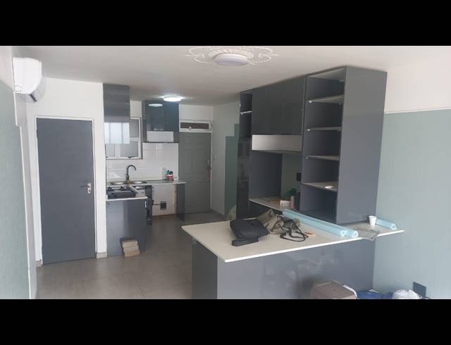 1.5 BEDROOM FLAT TO LET IN SOUTH BEACH
